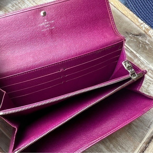 AUTHENTIC Louis Vuitton Monogram Sarah Wallet. Violet - Picture 3 of 15